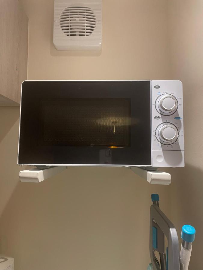 Lovely 1 Bedroom Studio Apartment - Merthyr Tydfil Luaran gambar